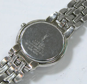 シチズン腕時計(CITIZEN)イヴ・サンローラン5431裏蓋