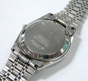 セイコー腕時計(SEIKO)8243-04070裏蓋