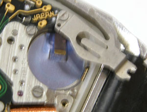 セイコー腕時計(SEIKO)ハイブリッドH449-5190電池格納部