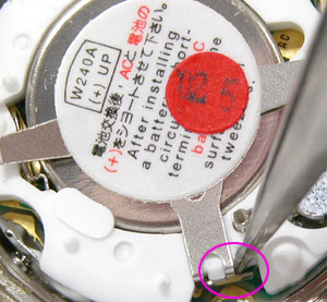 セイコー腕時計(SEIKO)アルバSPOON/W240-4130電池の外し方