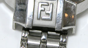 腕時計ベルト交換実践例/FENDI-Dバックルラグ部合わせ