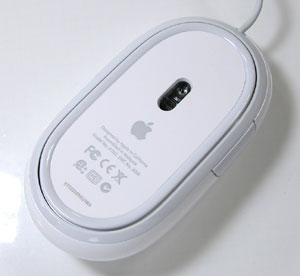 Apple Mighty Mouse裏側